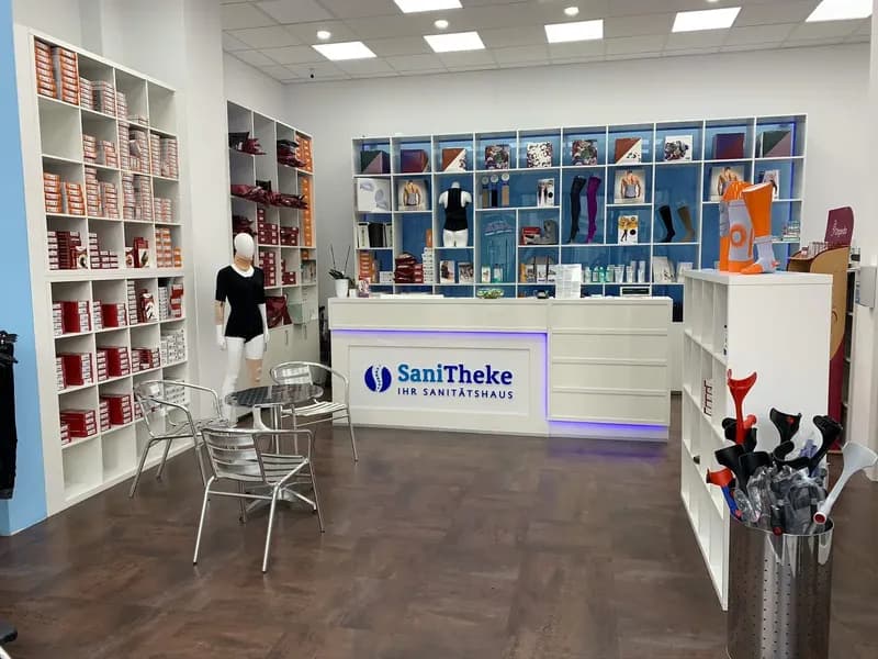 Verkaufsraum der Sanitheke mit Beratungstheke